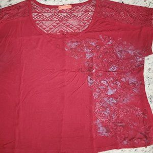 Cap sleeve oversized top w/crocheted shoulders